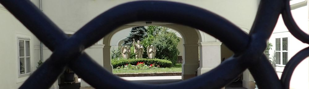 Having interesting things to look at is a key feature of a Walkable City.