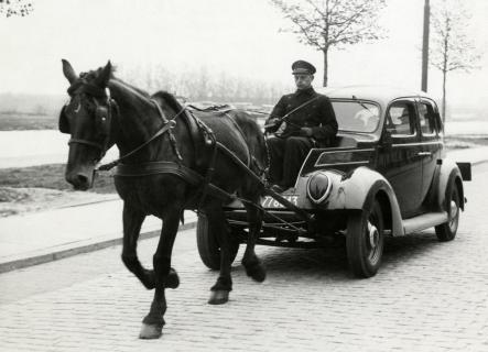 horse-drawn-car-circa-wwii1[1]